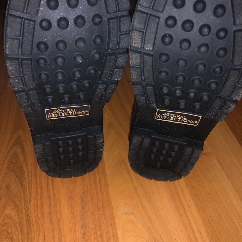 Boots - Picture 3 of 3